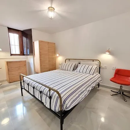 Cristo De Burgos 21 Apartment *