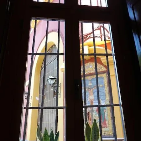 Cristo De Burgos 21 アパート *